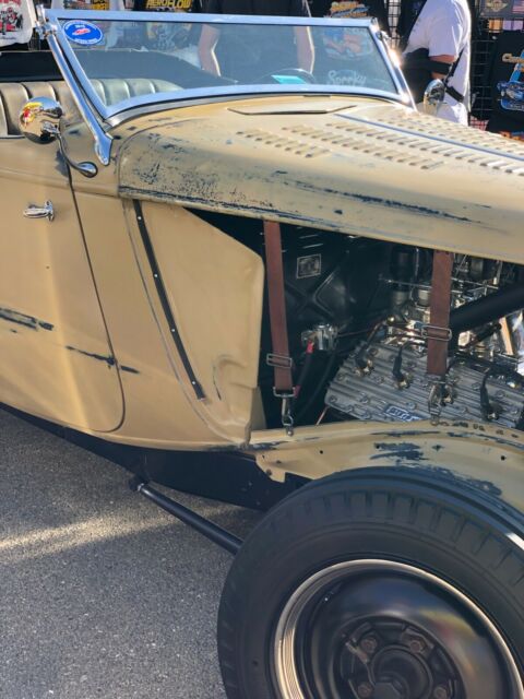 1933 Tan Ford Roadster Steel