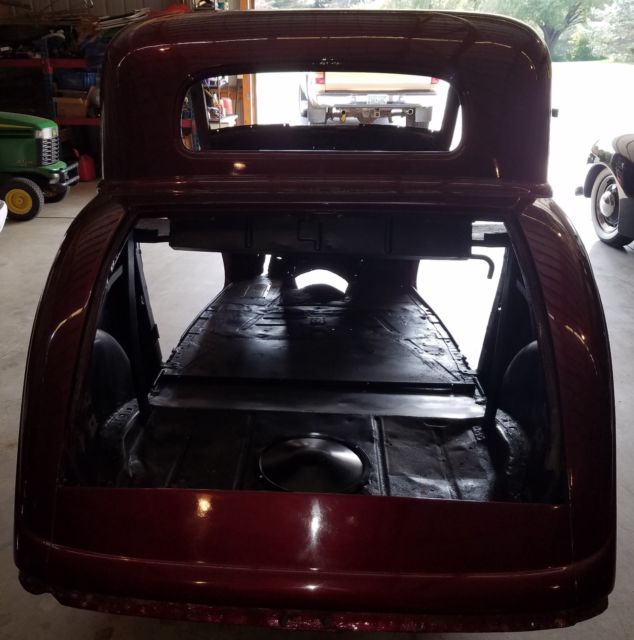 1933 Burgundy Ford Coupe - 3w Coupe