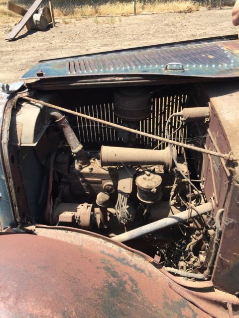 1933 blue Plymouth PD 4 door 4 door sedan