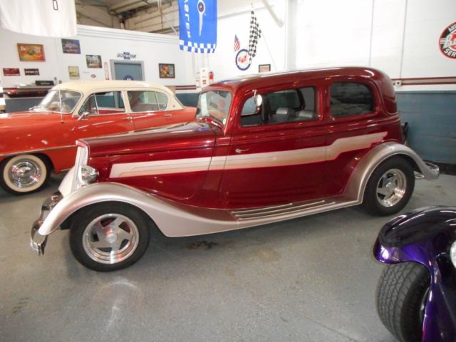 1933 Burgundy/Silver Ford Vicky Coupe