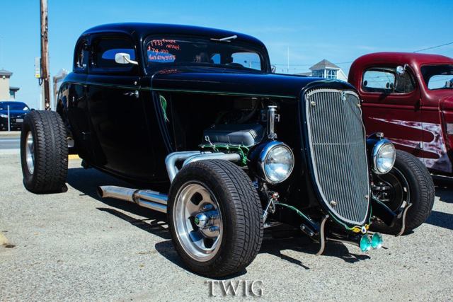1933 Black Ford 5-window coupe