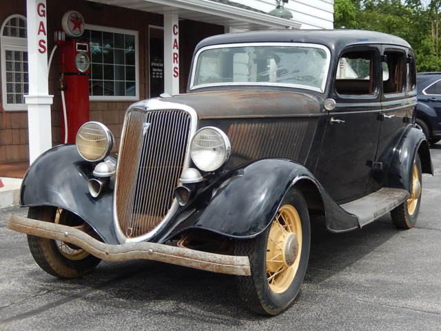 1934 Black Ford Model 40B Sedan