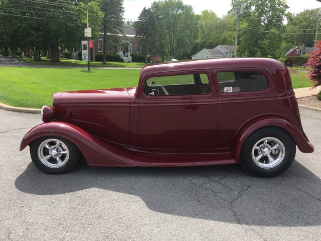 1934 Burgundy Chevrolet VICKY Vicky