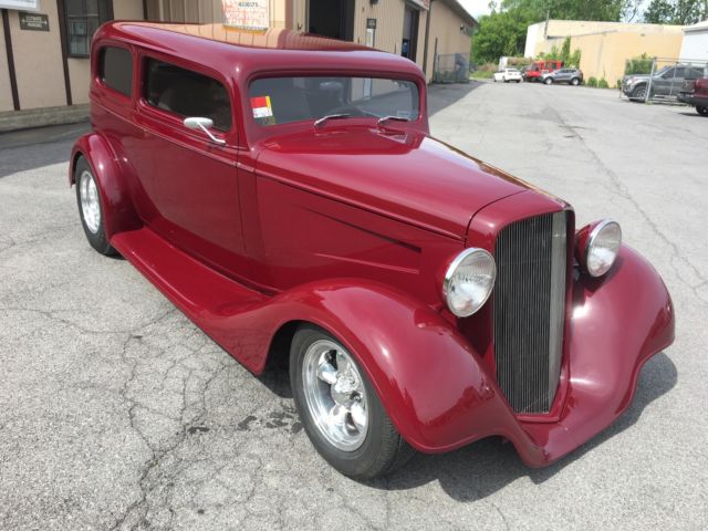 1934 Burgundy Chevrolet VICKY Vicky