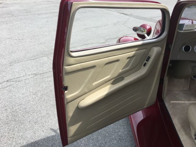 1934 Burgundy Chevrolet VICKY Vicky