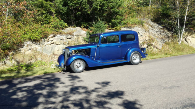 1934 dark blue Chevrolet Master steel