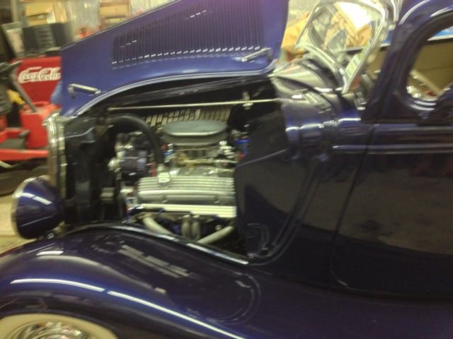 1934 dark purple Ford Ford Sedan chopped