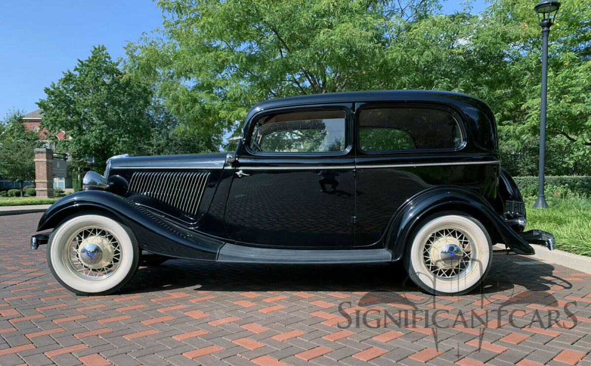 1934 Black Ford 2 Door Sedan