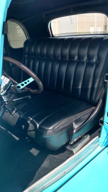 1934 Beautiful teal blue Ford Coupe 5 Window Coupe