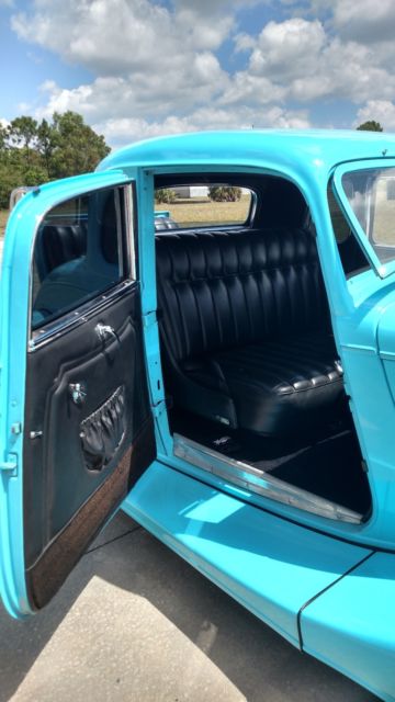 1934 Beautiful teal blue Ford Coupe 5 Window Coupe