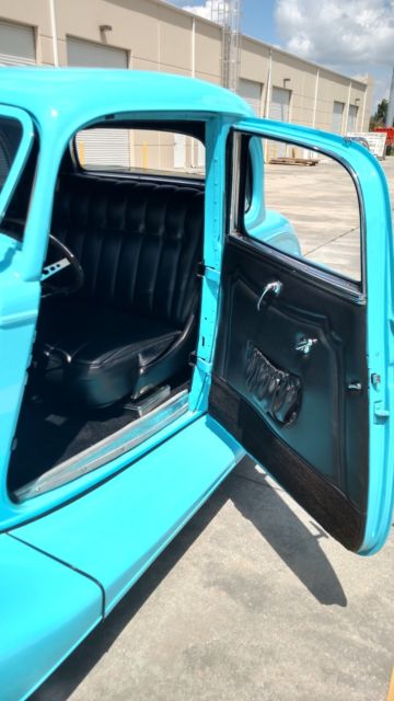 1934 Beautiful teal blue Ford Coupe 5 Window Coupe