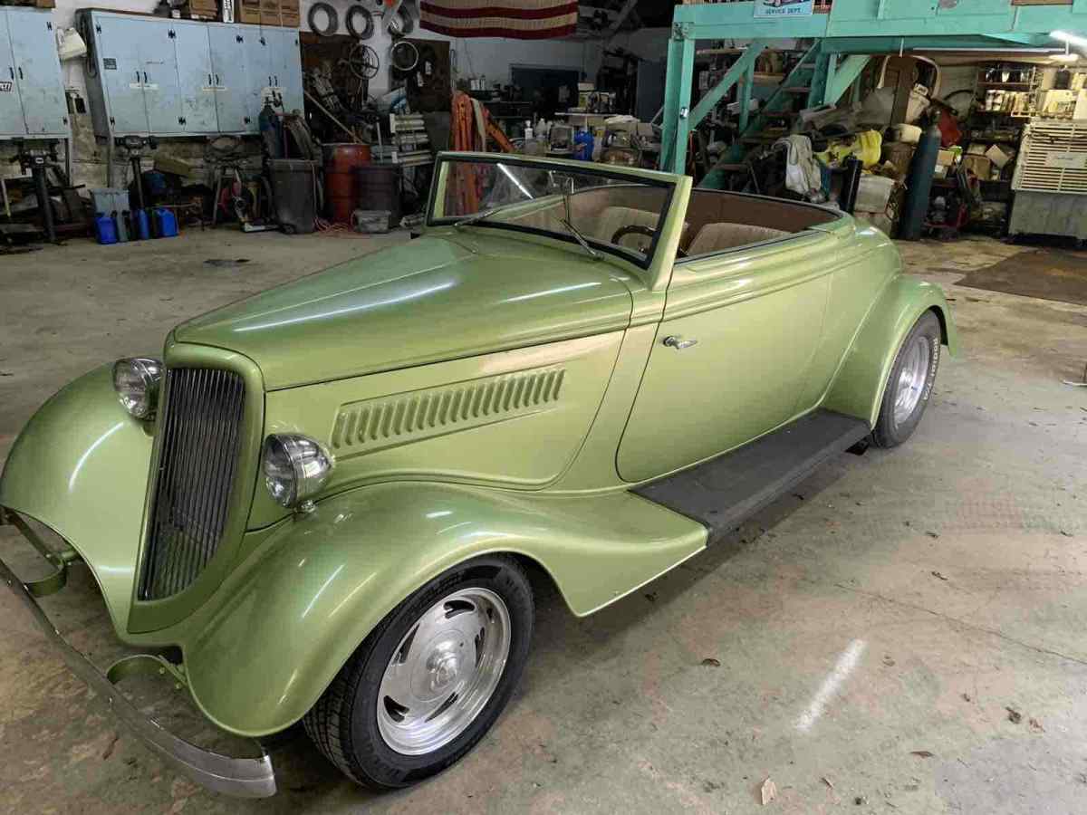 1934 Green Ford Cabriolet Coupe