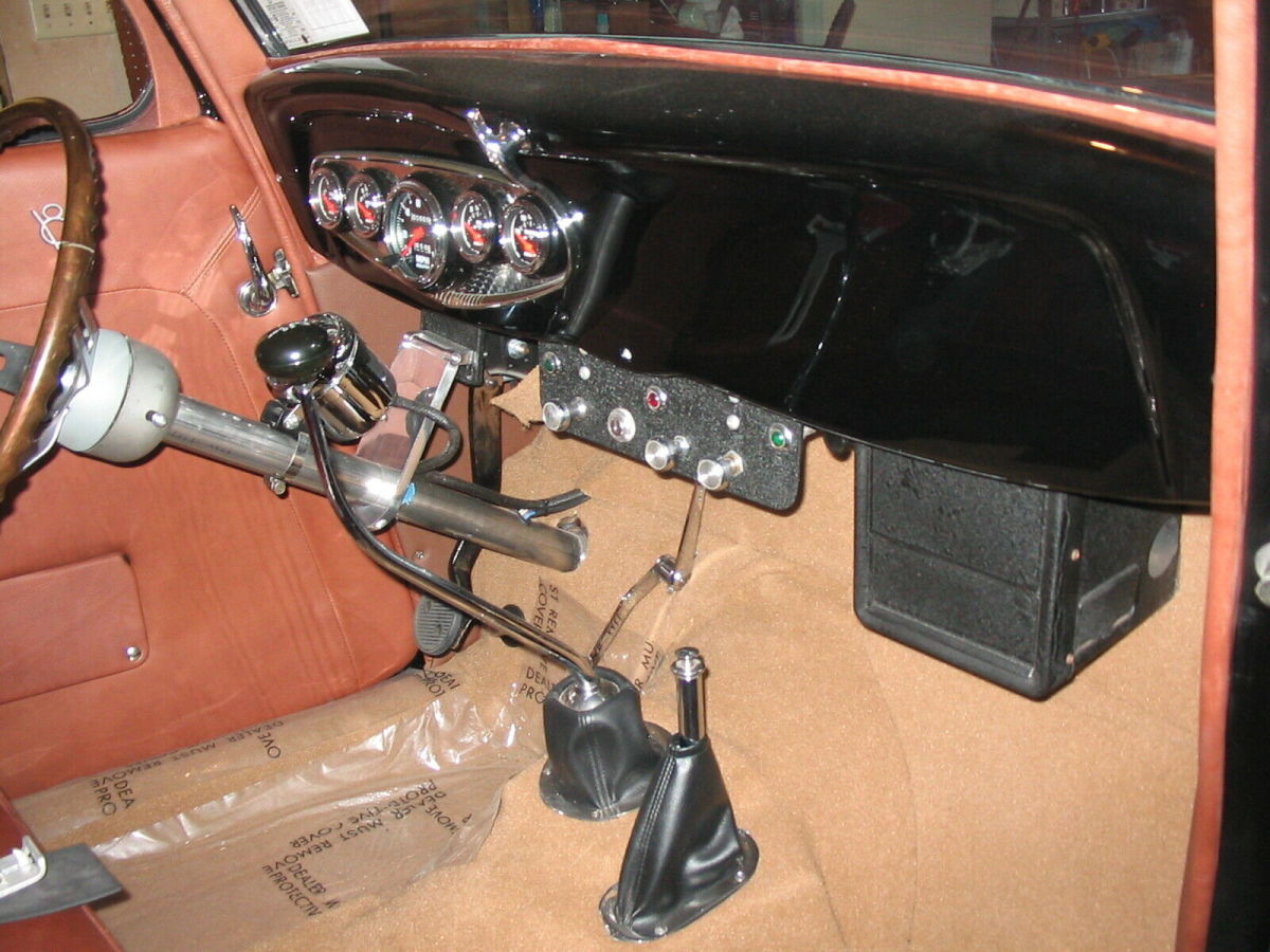 1934 Black Ford Model 40 coupe