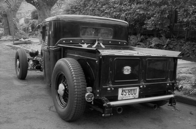 1934 Black Ford Hot Rod Cab & Chassis