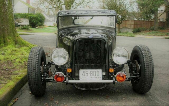 1934 Black Ford Hot Rod Cab & Chassis