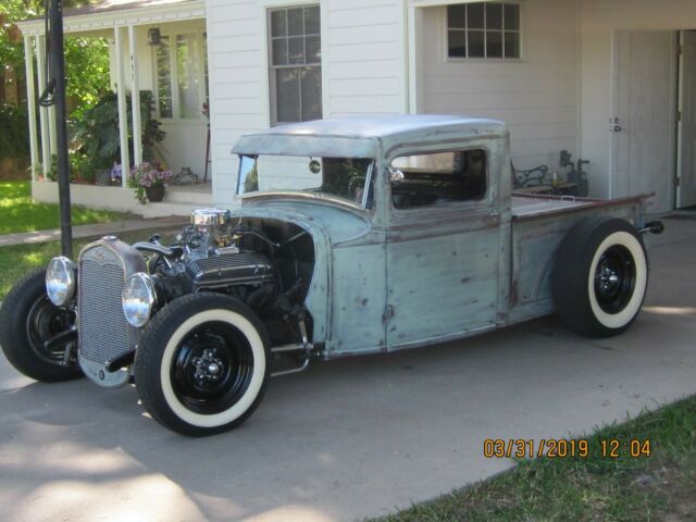 1934 Green Ford hot rod