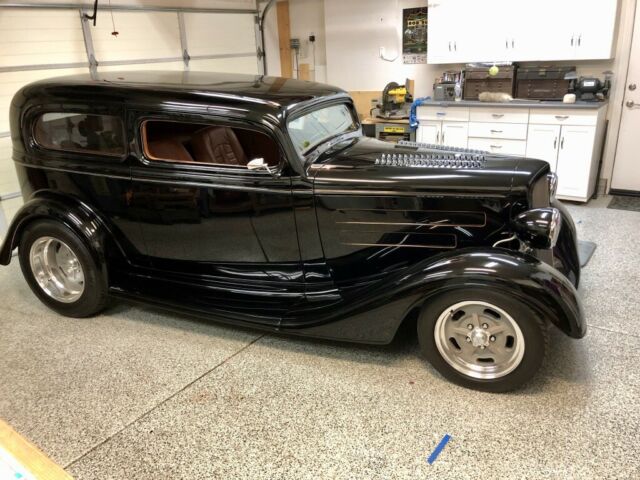 1935 BLACK GLOSS Chevrolet 2 DOOR OUTLAW BODY 2DR OUTLAW GLASS BODY