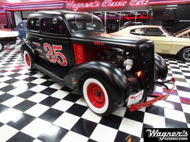 1935 Black DeSoto Deluxe