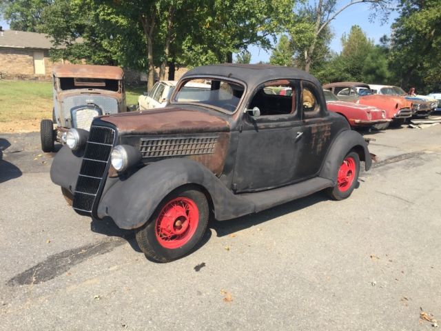 1935 Ford Coupe 5 window
