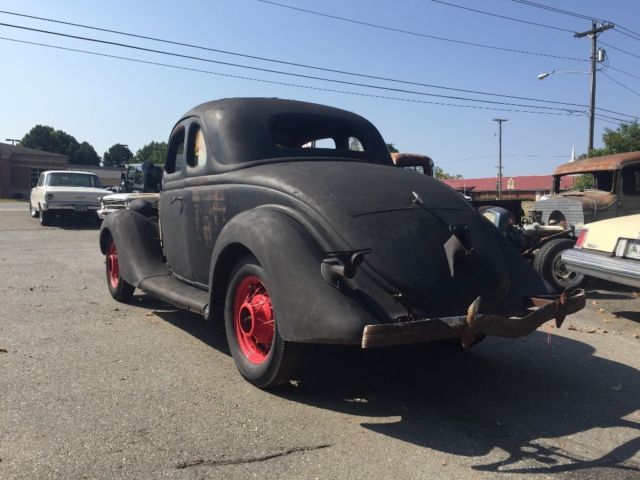 1935 Ford Coupe 5 window