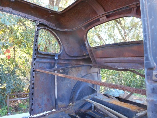 1935 patina Ford 5 window coupe Coupe