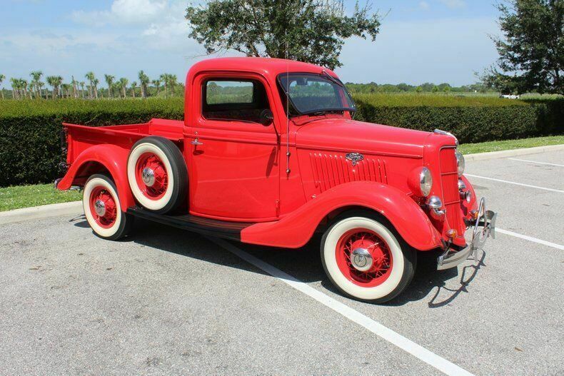 1935 Red Ford F-150 --