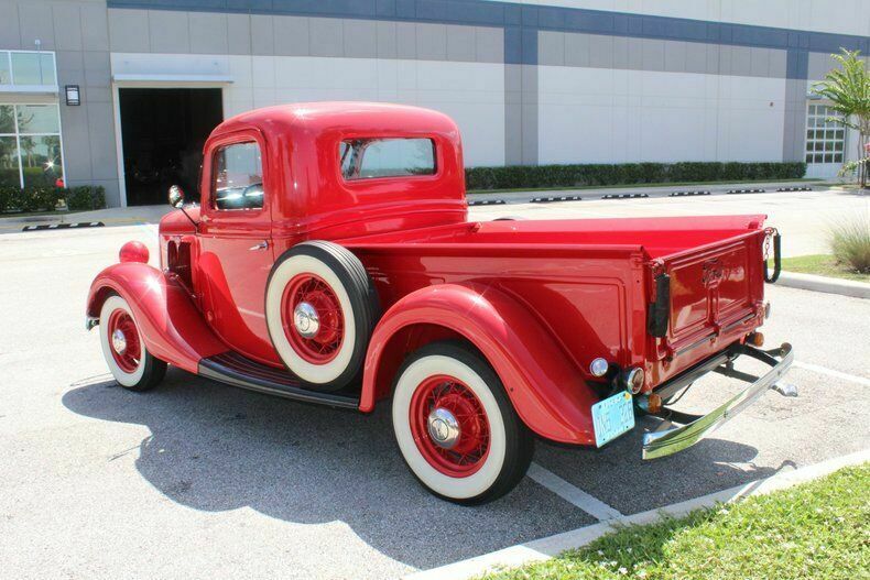 1935 Red Ford F-150 --