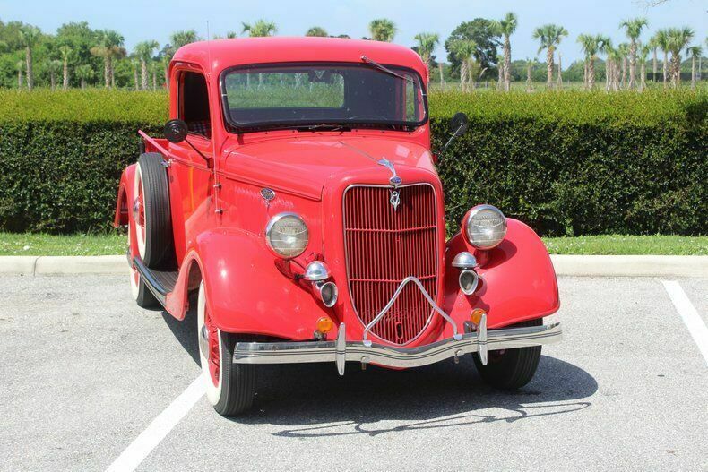 1935 Red Ford F-150 --