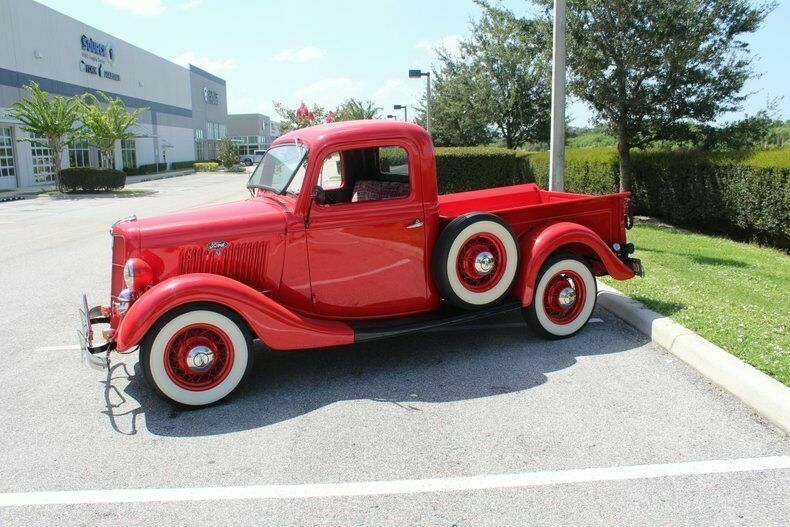 1935 Red Ford F-150 --
