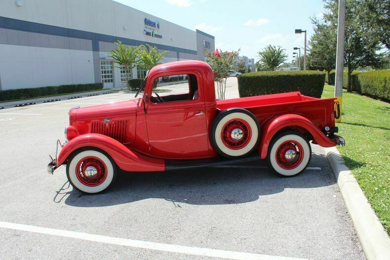 1935 Red Ford F-150 --