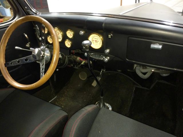 1935 HOT ROD BLACK Ford 5 WINDOW COUPE