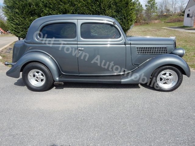 1935 Teal Ford Sedan Delivery