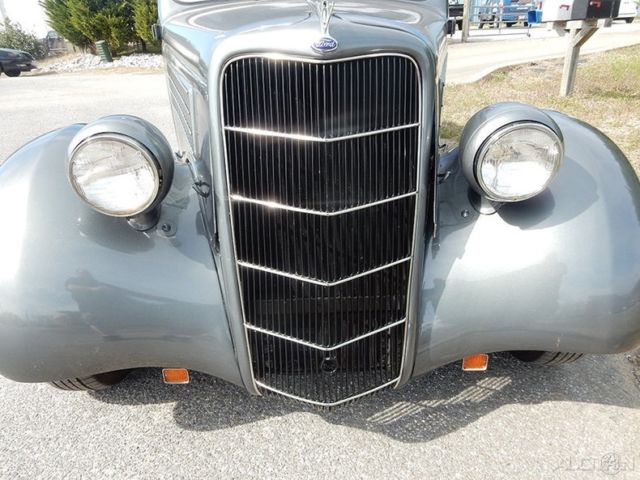 1935 Teal Ford Sedan Delivery