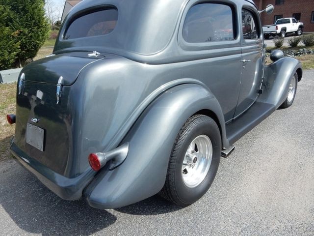 1935 Teal Ford Sedan Delivery