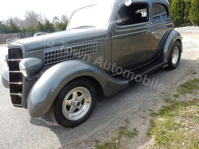 1935 Teal Ford Sedan Delivery