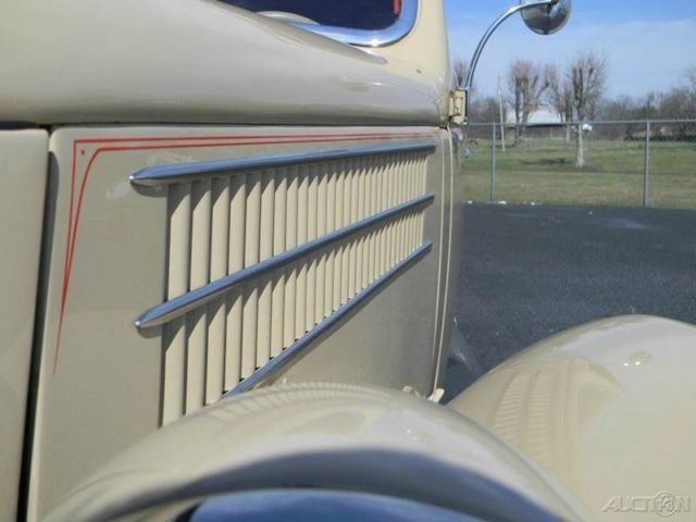 1936 Tan Ford Deluxe