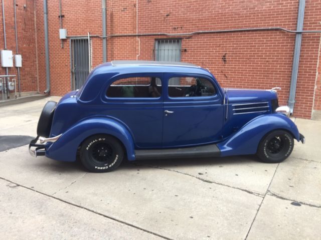 1936 Blue Ford FORD CUSTOM 2 DOOR