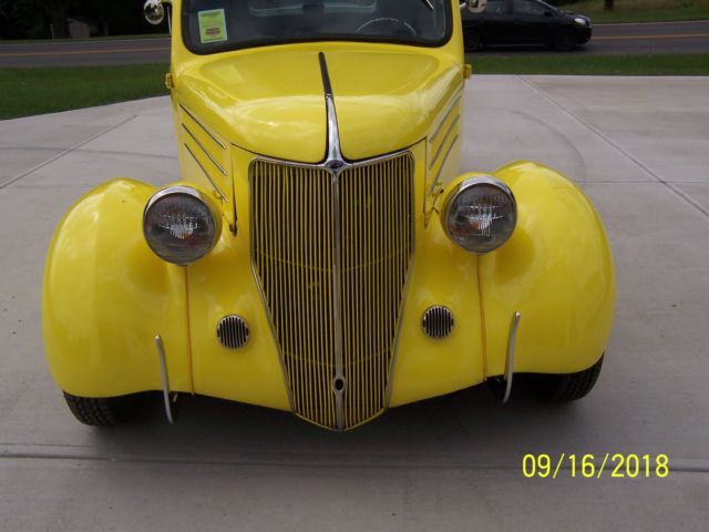 1936 Blue Ford 2 dr sedan