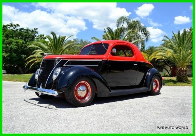 1937 Red Ford COUPE