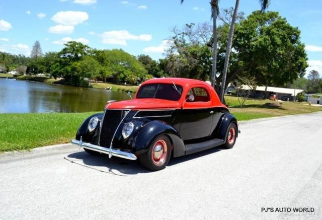 1937 Red Ford COUPE