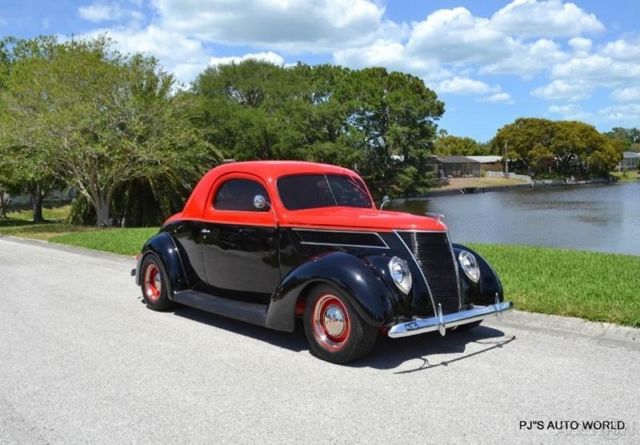 1937 Red Ford COUPE