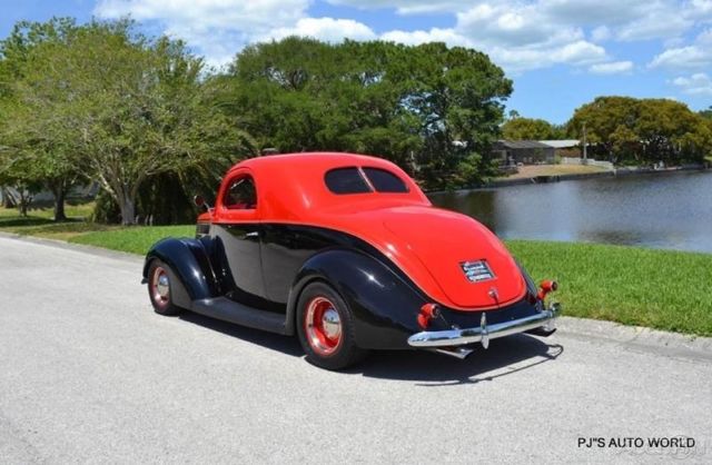 1937 Red Ford COUPE