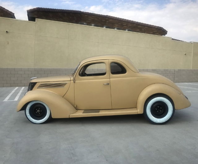 1937 Ford Coupe Coupe