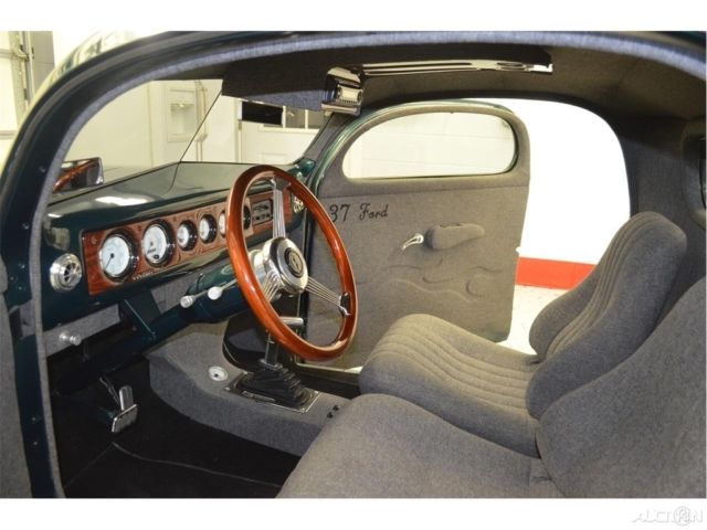 1937 Green Ford Pick Up - 2004 Kit Car Pickup Truck