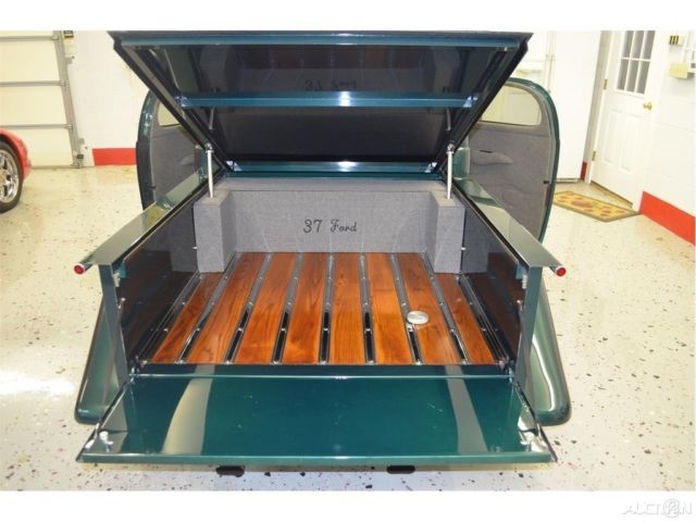 1937 Green Ford Pick Up - 2004 Kit Car Pickup Truck