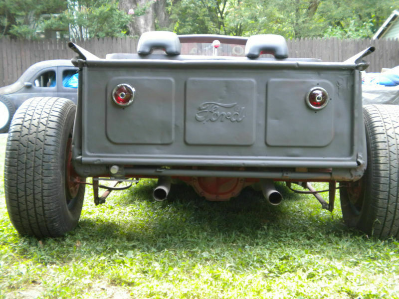 1937 black Ford Pickup Roadster PU