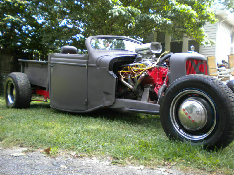 1937 black Ford Pickup Roadster PU