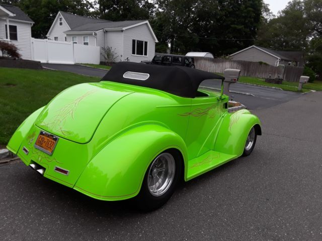 1937 Green Ford ROASDSTER Convertible