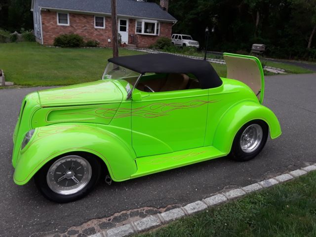 1937 Green Ford ROASDSTER Convertible