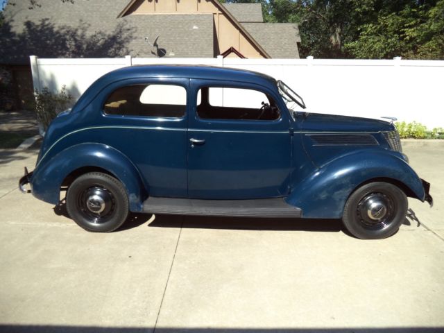 1937 Washington Blue Ford Standard Touring Sedan - NO RESERVE! Tudor